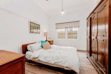 4 Bed, 1 Bath - Photo 3