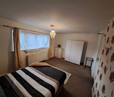 Room in a Shared House, Ettrick St, E14 - Photo 3