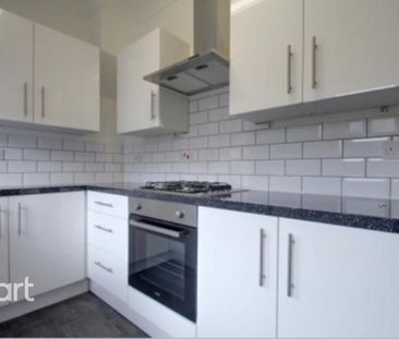 3 bedroom end of terrace house to rent - Photo 3