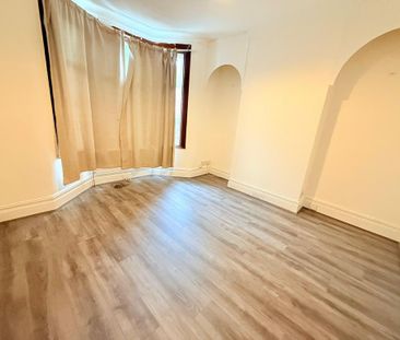 3 bedroom terraced house to rent - Photo 6