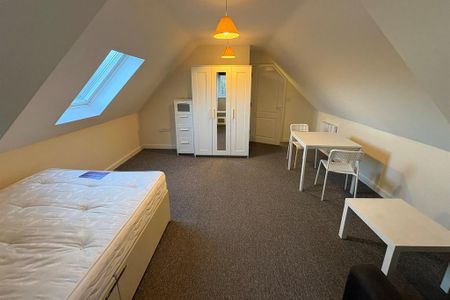 Studio to rent - Photo 2