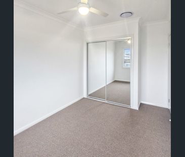 Brand New Executive Residence - discounted rent until landscaping i... - Photo 4