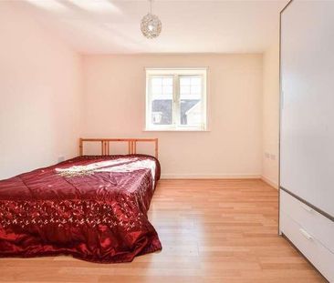 School Gate Drive, Morden, SM4 - Photo 5