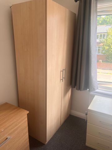 St Martins Road Room 1 - Photo 4