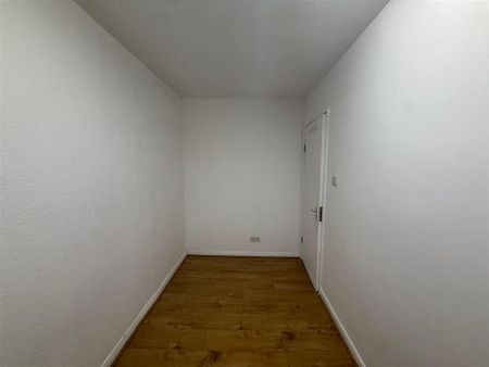 4 bedroom terraced house to rent - Photo 2