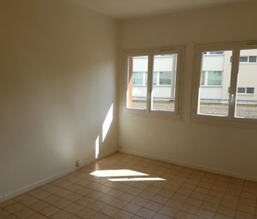 Location Appartement 2 pièces 41m² ORLEANS 45000 - Photo 4