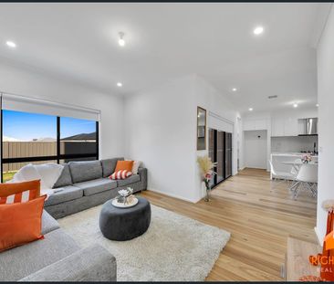 🏡 5 Bedroom Luxury Home for Lease – Mt Atkinson, Truganina - Photo 2