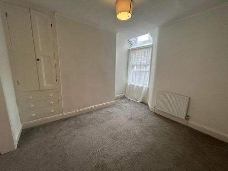 3 bedroom terraced house to rent - Photo 2
