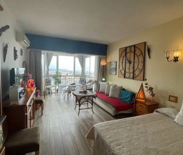 Alquiler de estudio en Avenida de los Manantiales, 24 - Photo 2