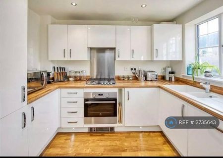 2 bedroom semi-detached house to rent - Photo 4