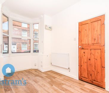 3 bed Mid Terraced House for Rent - Photo 2