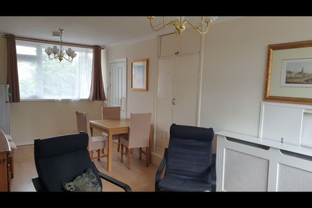 5 Bed Flat, Lorrimore Square, SE17 - Photo 2