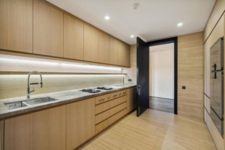 4 bedroom flat to rent - Photo 2