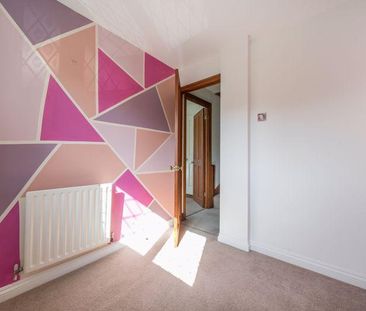 2 bedroom end of terrace house to rent - Photo 4