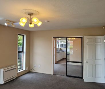 Lovely two bedroom house close to Northlands mall! - Photo 3