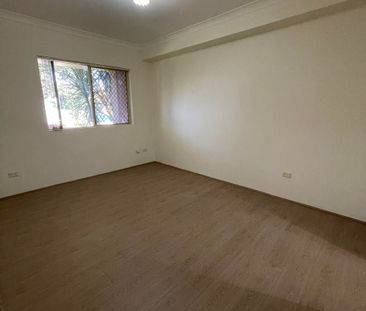 Modern Townhouse in the Heart of Dulwich Hill ! - Photo 5