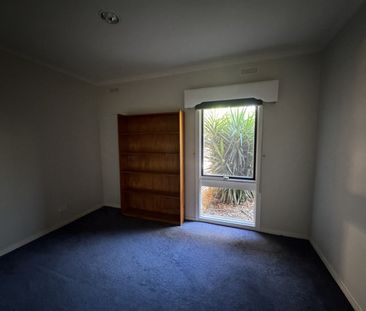 Spacious Family Living - Photo 2