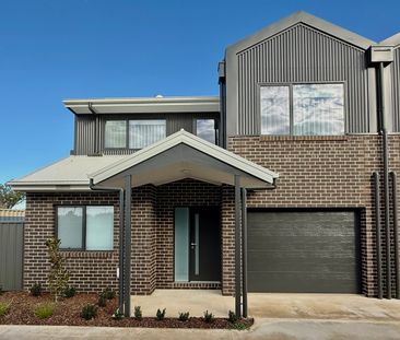 BRAND NEW 2 BEDROOM TOWNHOUSE - Photo 2