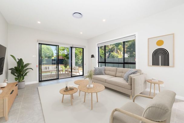 Exclusive Newly Built 5 Bedroom Duplex - Well Located - Photo 1