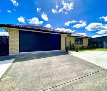 3-Bedroom House in Upper Hutt - Photo 1