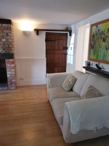 3 bedroom semi-detached house to rent - Photo 5