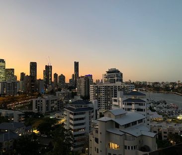 2 BEDROOM 2 BATHROOM LUXURY APARTMENT WITH CITY & RIVER VIEWS LEVEL 7 - Photo 1