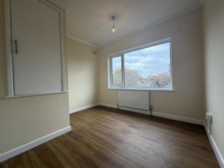4 bedroom detached house to rent - Photo 2