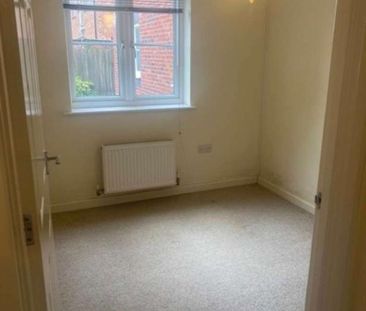 Central Avenue, Leicestershire, LE17 - Photo 2