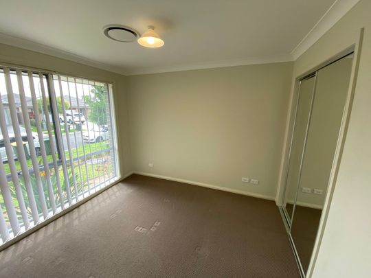 EASY LIVING! - Photo 1