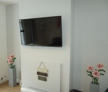 4 bedroom terraced house to rent - Photo 1