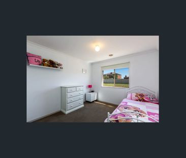 COMFORTABLE LIVING IN A FAMILY-FRIENDLY SETTING - Photo 5