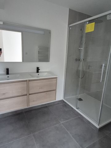 Location Appartement 3 pièces 80m² DOUAI 59500 - Photo 2