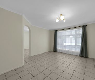 Convenient Greenwith Living - Space, Comfort and Location! - Photo 3
