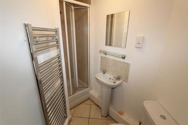 Bouverie Court, Leeds City Centre, LS9 8LB - Photo 1