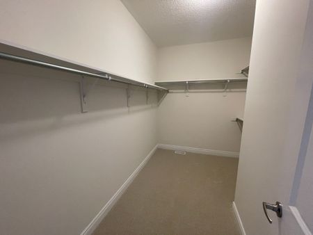 For Lease - 3453 Mosley Gate, Oakville, Ontario - Photo 4