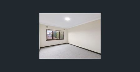 Spacious Light Filled Two Bedroom Apartment - Photo 3