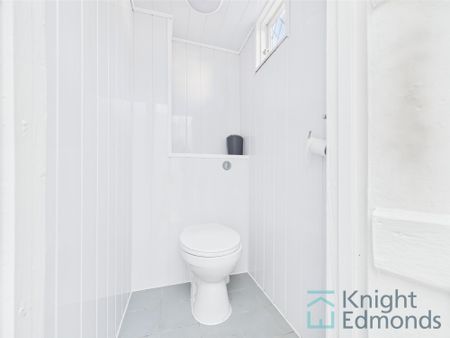 2 bed mid-terraced house to rent in Fox Street, Gillingham, ME7 - Photo 5