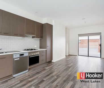 Snap Me Up Before I'm Gone! - Photo 3