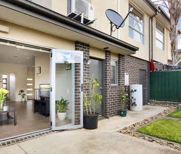 Elegant Double-Storey Townhouse Offering Modern Comfort and Low-Mai... - Photo 6