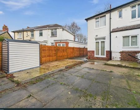 3 Bed Semi-Detached House, Scott Hall Road, LS7 - Photo 5