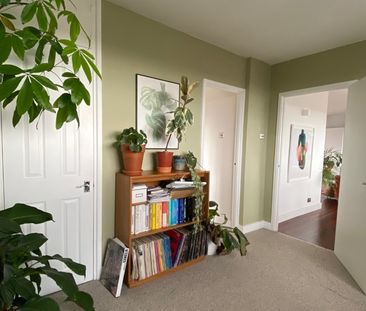 2 Bed Flat, Raleigh Court, SE19 - Photo 2