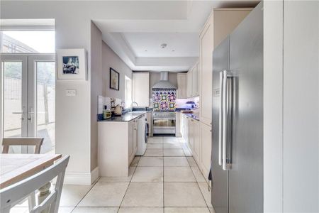 3 bedroom terraced house to rent - Photo 3