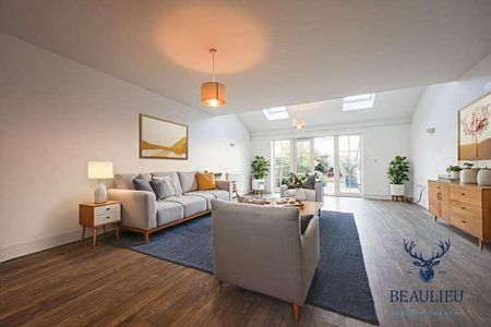 Wilfred Waterman Drive, Beaulieu Park, Cm, CM1 - Photo 3