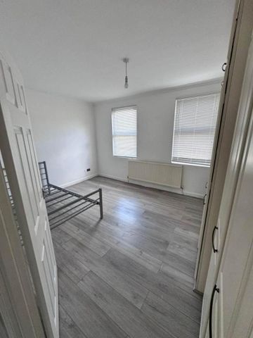 4 bedroom house to rent - Photo 2