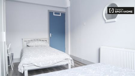 Room in a shared 8-bedroom apartment, Inns Quay, Dublin - Photo 4