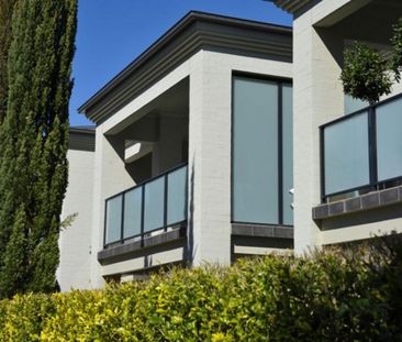 Executive Townhouse in High East - Photo 6