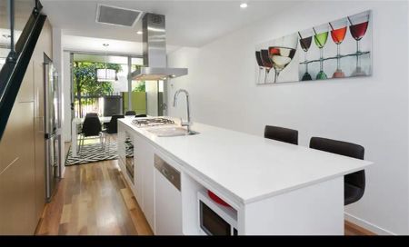 4w/28 Cordelia St, South Brisbane QLD 4101 - Photo 5
