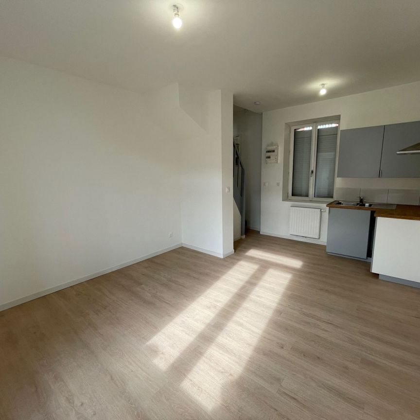 T3 bis AVEC TERRASSE – LILLE – FIVES réf G446-2 - Photo 1