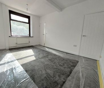 2 bedroom end of terrace house to rent - Photo 4