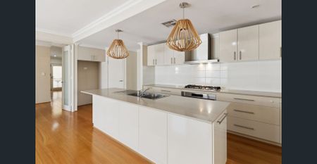 Modern, Spacious & Stylish! - Photo 5